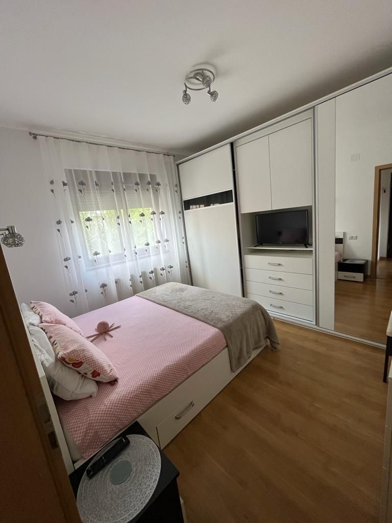 Apart bloc nou etaj 1, Complex -Judetean +loc parcare - Poză 9