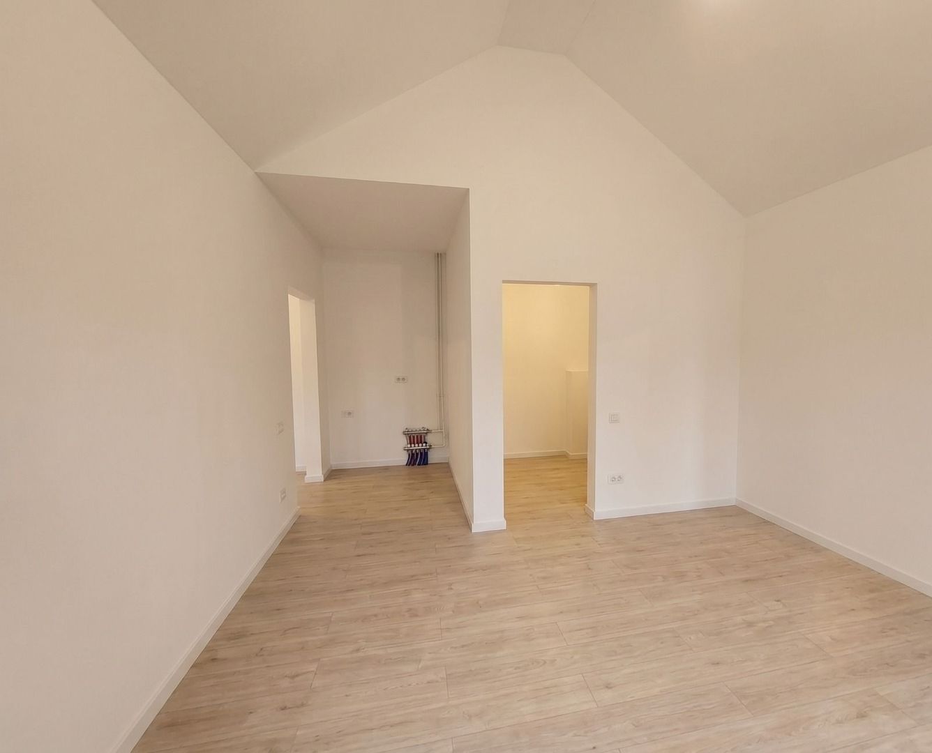 Apartament cu 2 camere 59,40 mp + 30 mp pod - Busteni - comision 0% - Poză 3