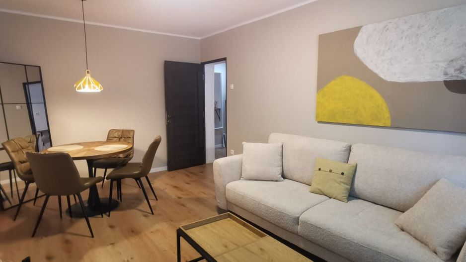 apartament 3 camere inchirier pe strada Gruia - Poză 2