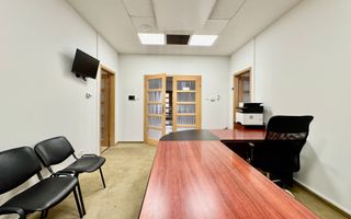 Spațiu pentru birouri langa Funshop Buziașului - Poză 15