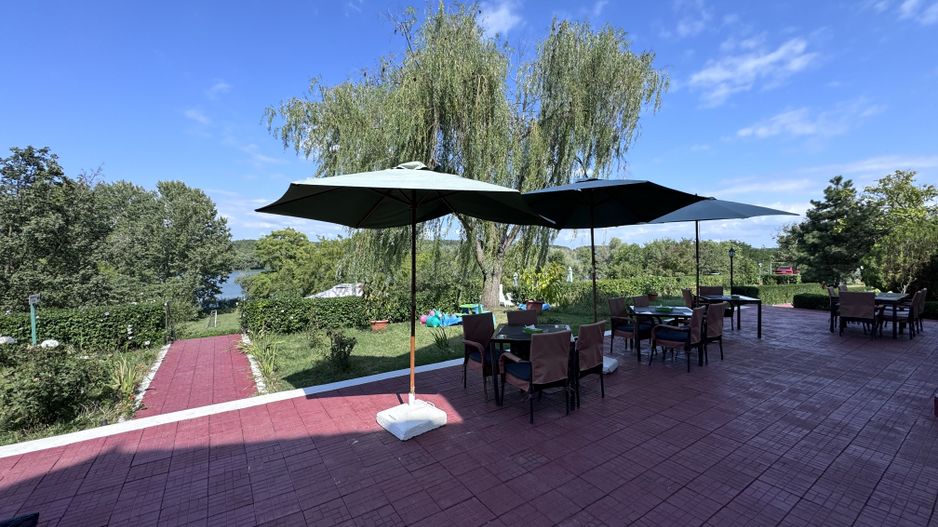 Hotel 20 camere Delta Dunarii 50 m deschidere teren 6000 mp acces auto - Poză 42