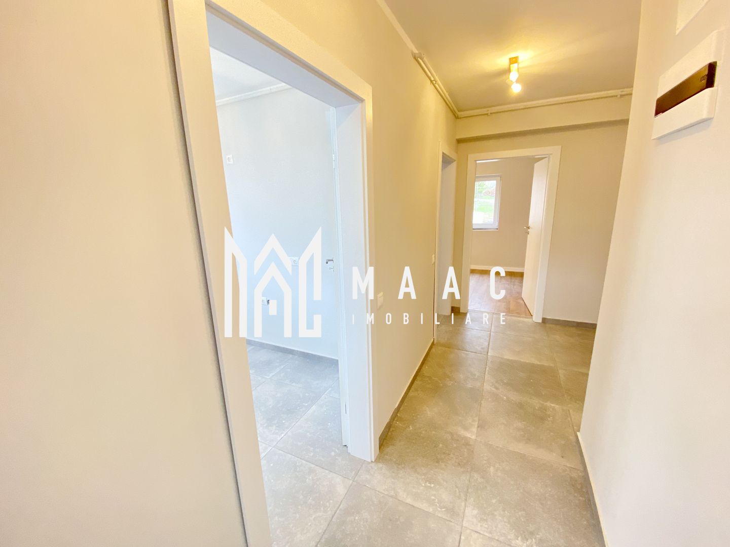 Apartament 4 camere | Balcon | 2 Bai | Parcare - Poză 11