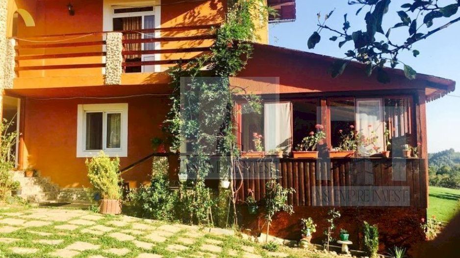 Pensiune 17 camere - zona Bran - Poză 5