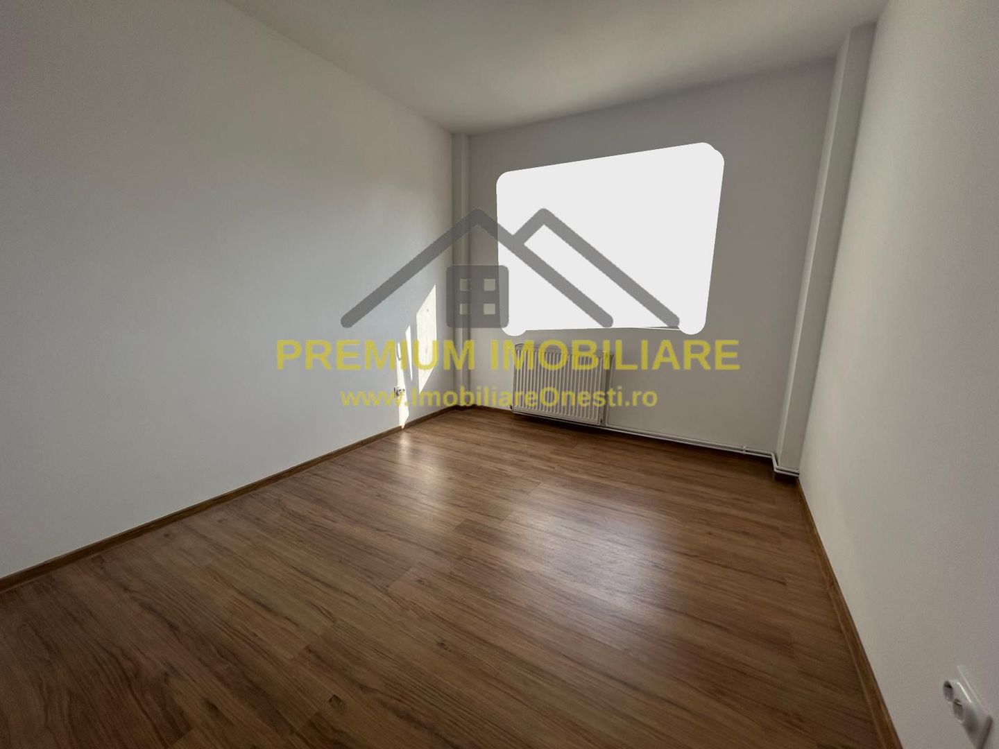 Apartament 3 camere  2 băi | renovat 2025 | parcare - Poză 4