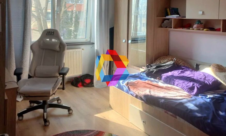 Apartament cu trei camere, zona Astra 70 mp - Poză 2