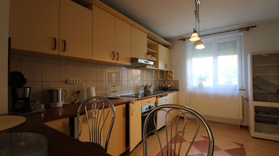 Casa in Blascovici, 5 camere + 3 bai, centrala proprie - Poză 7