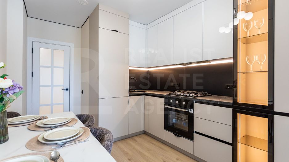 Vânzare, 3 camere, Strada Nicolae Milescu Spătarul, Ciocana - Poză 2