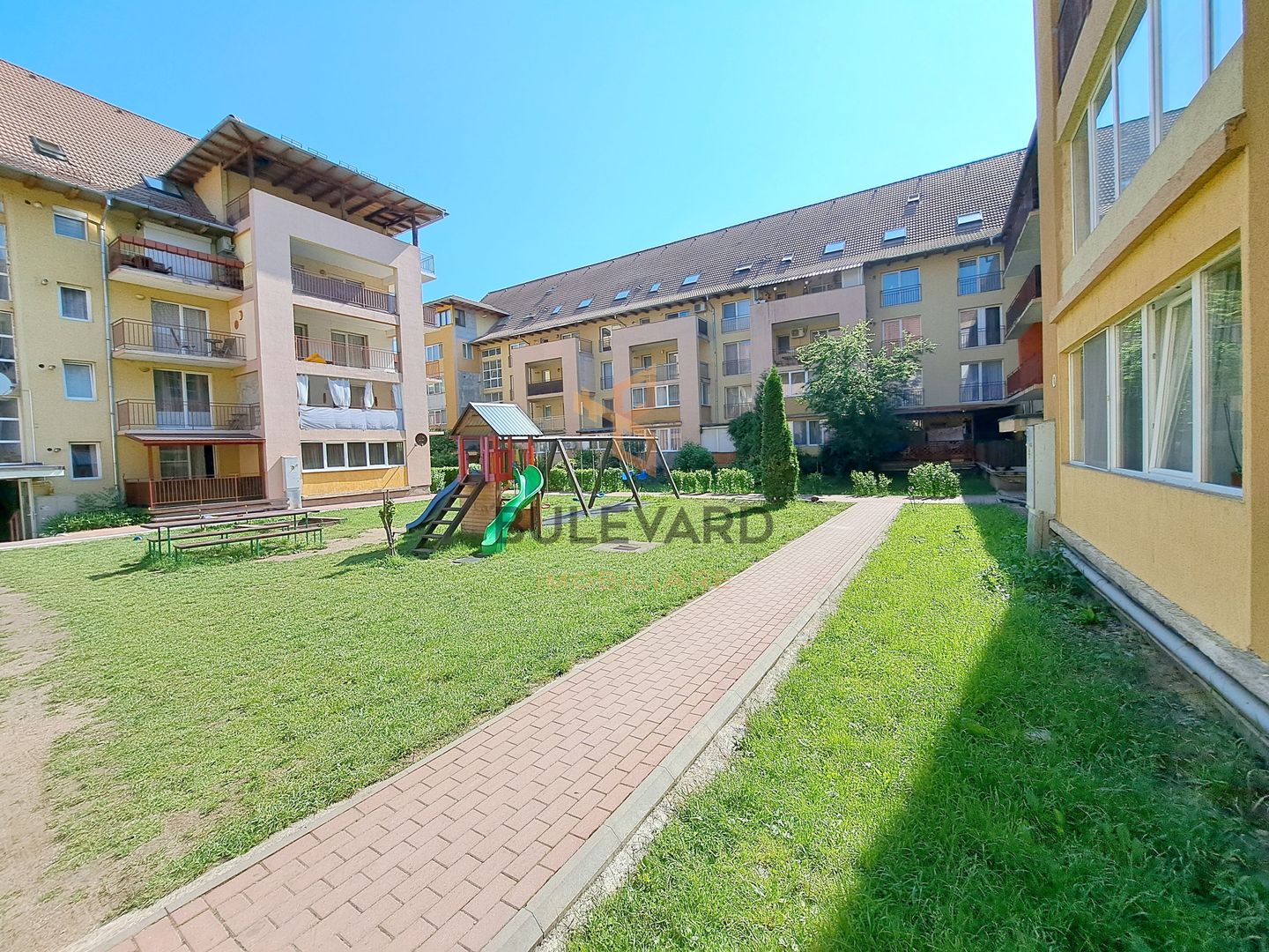 Apartament cu 2 camere decomandate, parcare exterioara! - Poză 13