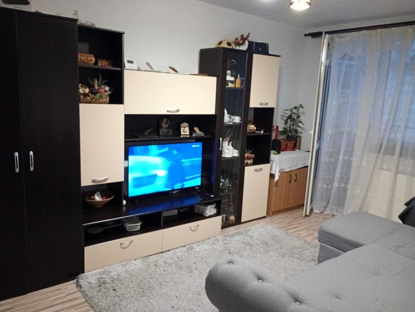 BRASADAS vinde ap 2 cam etaj 3/4 in Carpați 1 - Poză 1