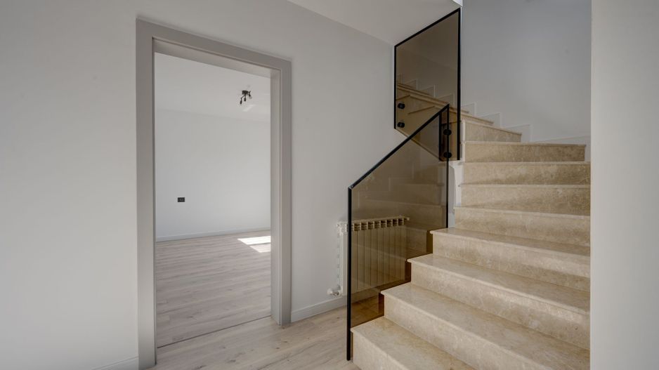 CASA TIPLA, Racordata la toate Utilitățile ! Domnești ! - Poză 6