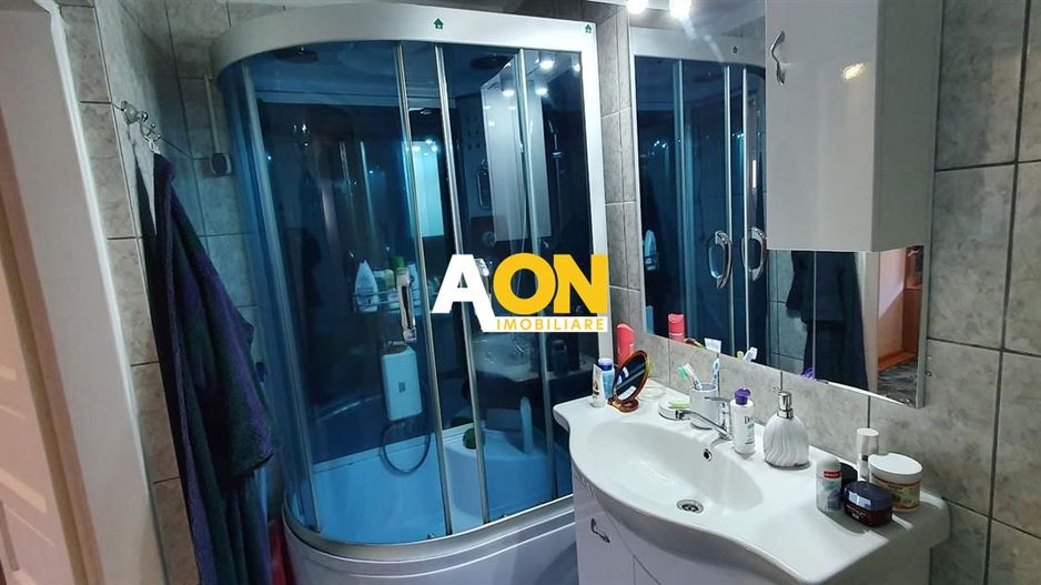 1/2 Duplex 4 camere cu garaj 462 mp teren la asfalt zona Centru - Poză 12