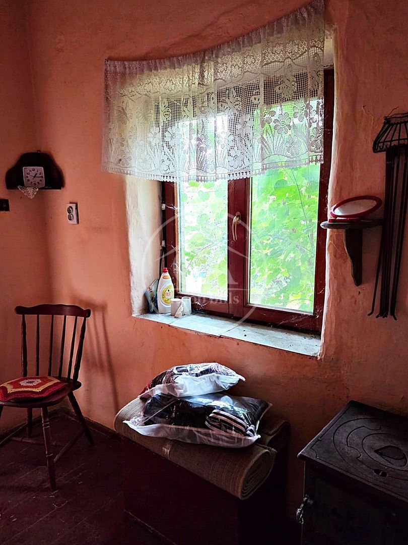 Casa de vanzare cu 4 camere si teren de 1520 in satul Batar, Bihor - Poză 8