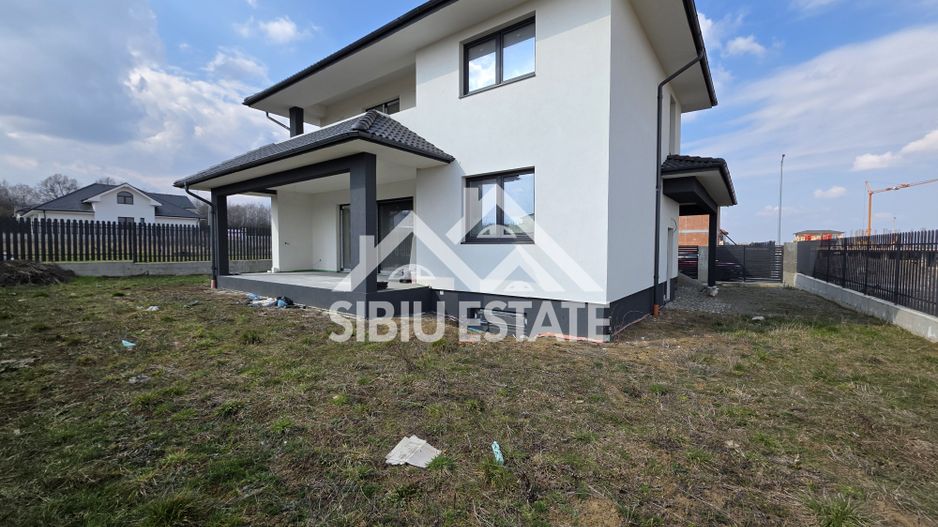 Casa individuala 5 camere ,cu carport si pivnita, Calea Cisnadiei - Poză 1