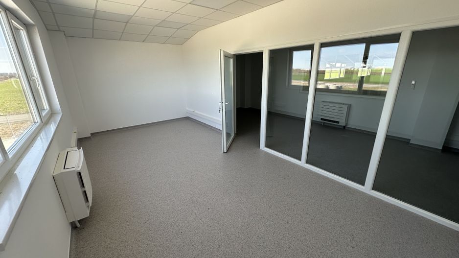 Hala depozitare cu birouri zona de N - Poză 20