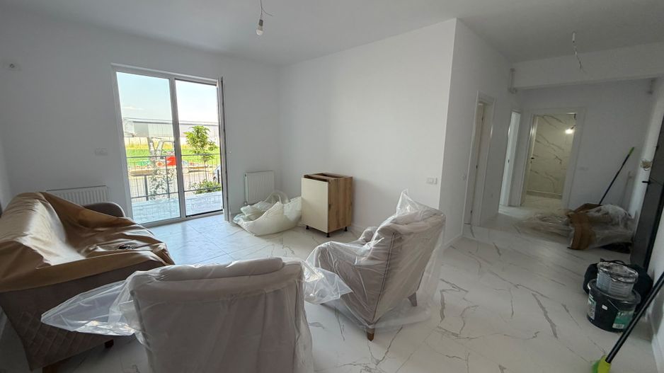 AP. 2 CAMERE- PARCARE, CURTE PROPRIE, CENTRALA, BUCATARIE INCHISA - Poză 1