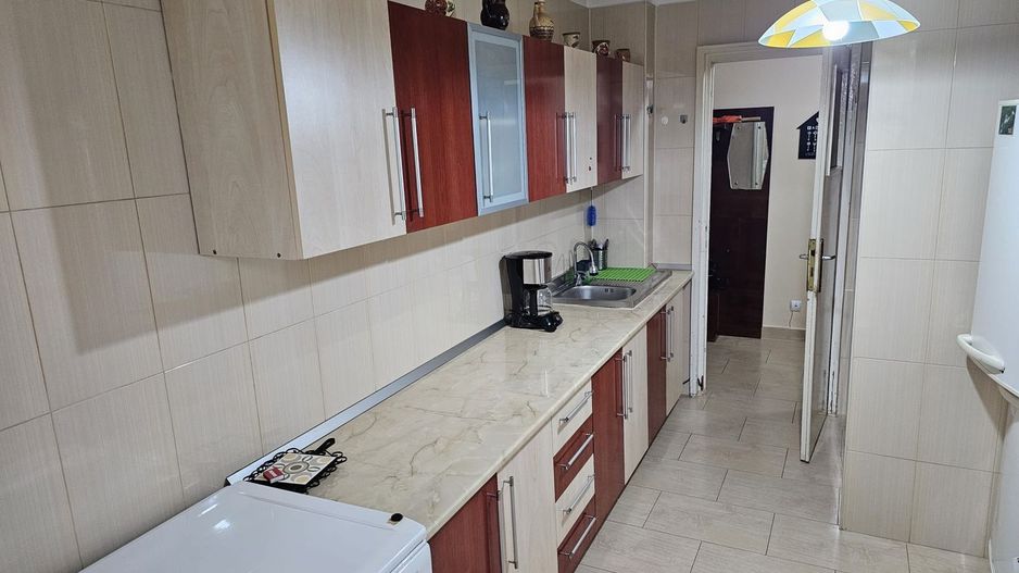 Apartament cu 3 camere, etaj intermediar - Piata Centrala - Poză 6