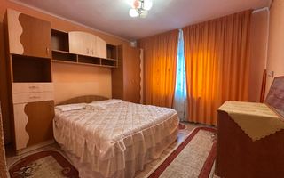Apartament 2 camere, etaj 3, centru, Buhuși - Poză 2
