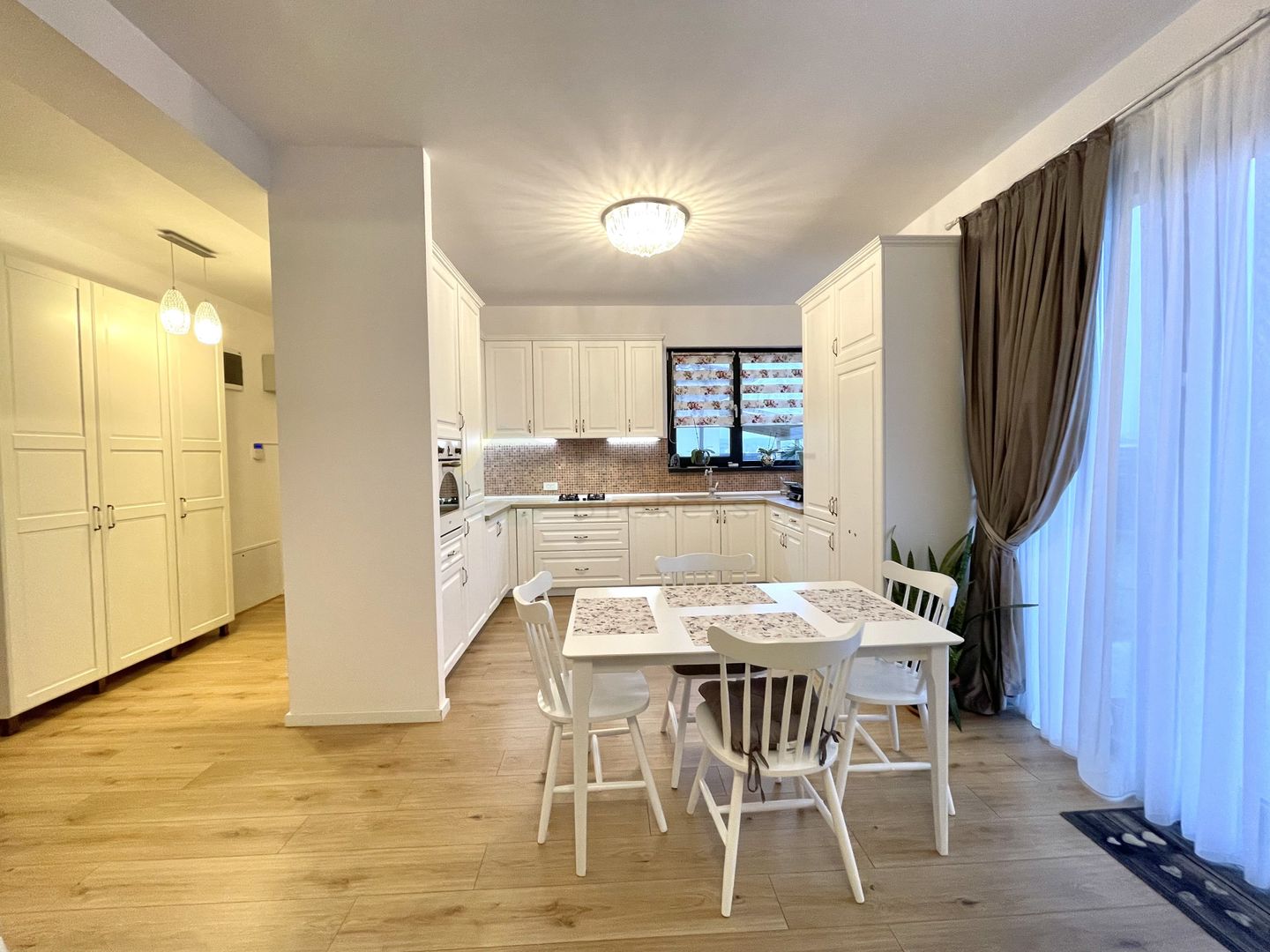 Casa 4 camere Tunari-Lacul Pasarea mobilata si utilata - Poză 4