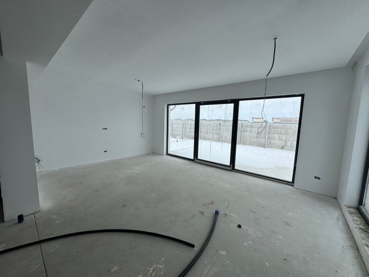 Vile PREMIUM Tunari, spatioase si luminoase - Poză 8