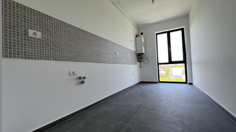 APARTAMENT CU 2 CAMERE - Poză 3