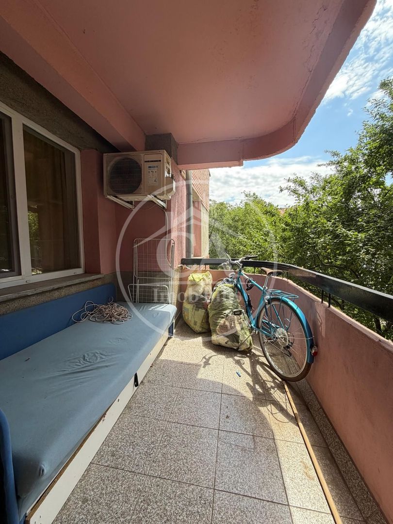 Apartament de vânzare cu 4 camere în zona Decebal, Oradea - Poză 12