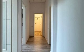 Spațiu comercial modern, zona-centrala complet amenajat pentru birouri - Poză 8