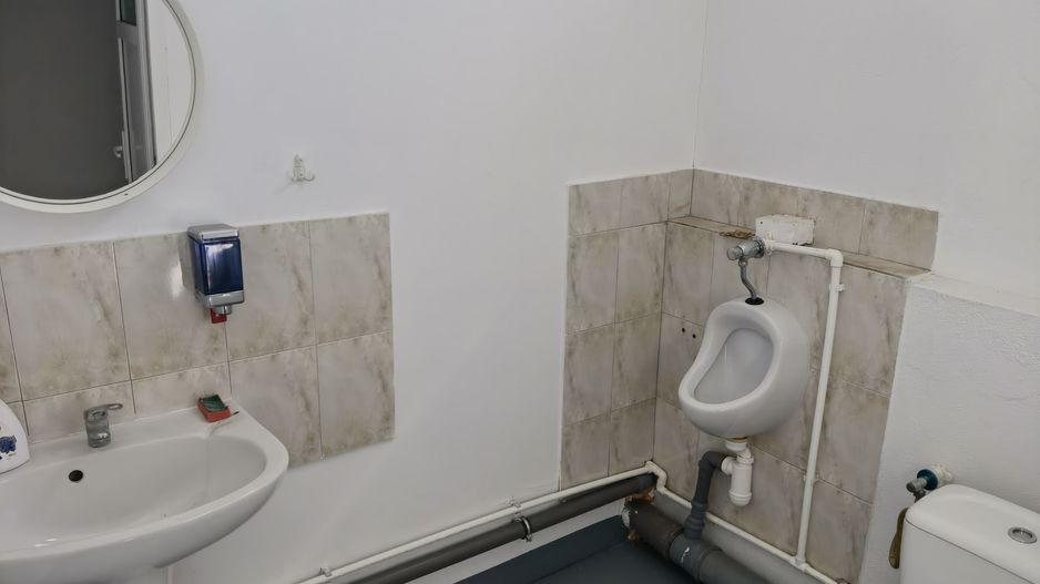 Proprietate industriala  la 35 km de TM - Poză 24