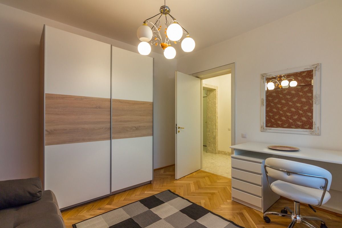 4 Camere de inchiriat, zona Libertății-vedere CASA POPORULUI - Poză 13