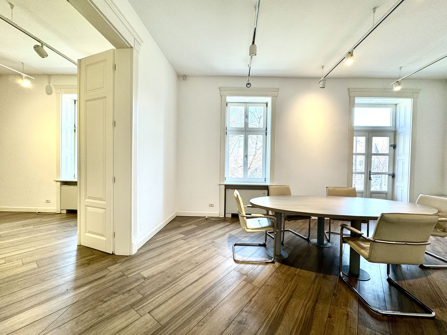 Spațiu Birou - Imobil complet renovat - Poză 13