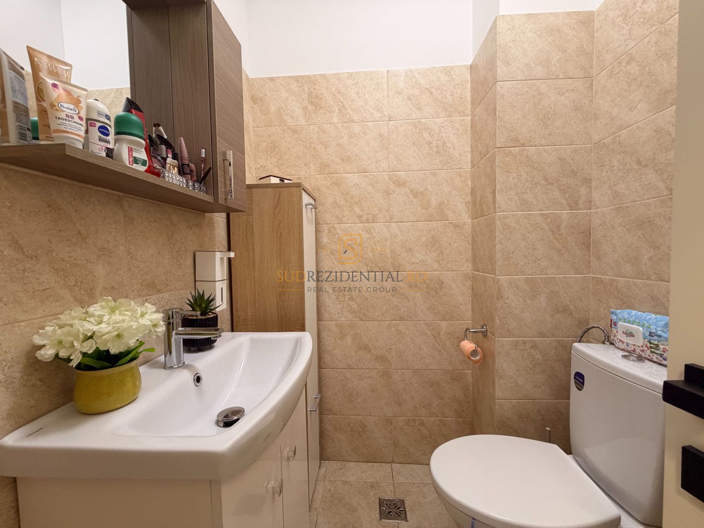 Confort și Eleganță: Apartament 3 Camere în Inima Sectorului 4 - Poză 16