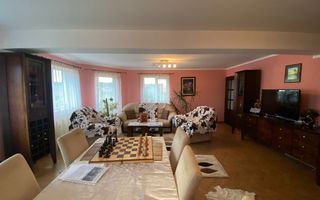 Casa 210 mp-garaj-curte amenajata-panouri solare-Ghinda - Poză 2