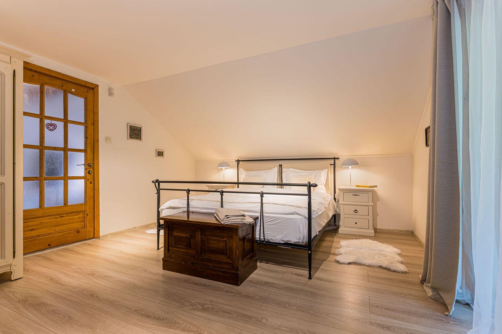 Vila de lux,  de inchiriat! Drumul Poienii! - Poză 9