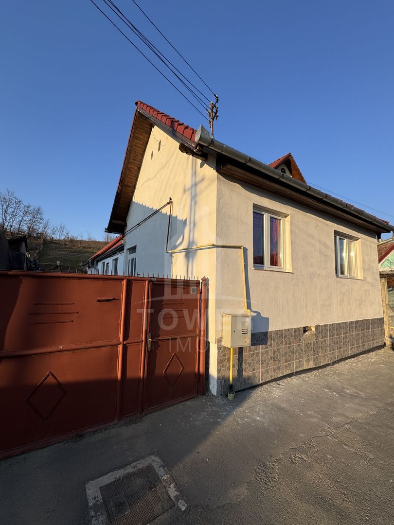 Casă spațioasă cu 5 camere în Ocna Sibiului – teren generos de 726 mp! - Poză 1