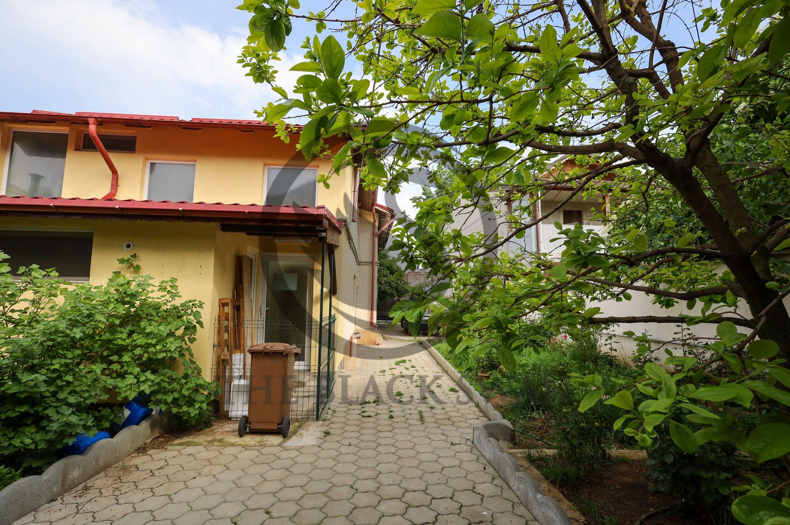 Casa de vanzare 12 camere | 2 constructii - Business, Rezidential | PH - Poză 17