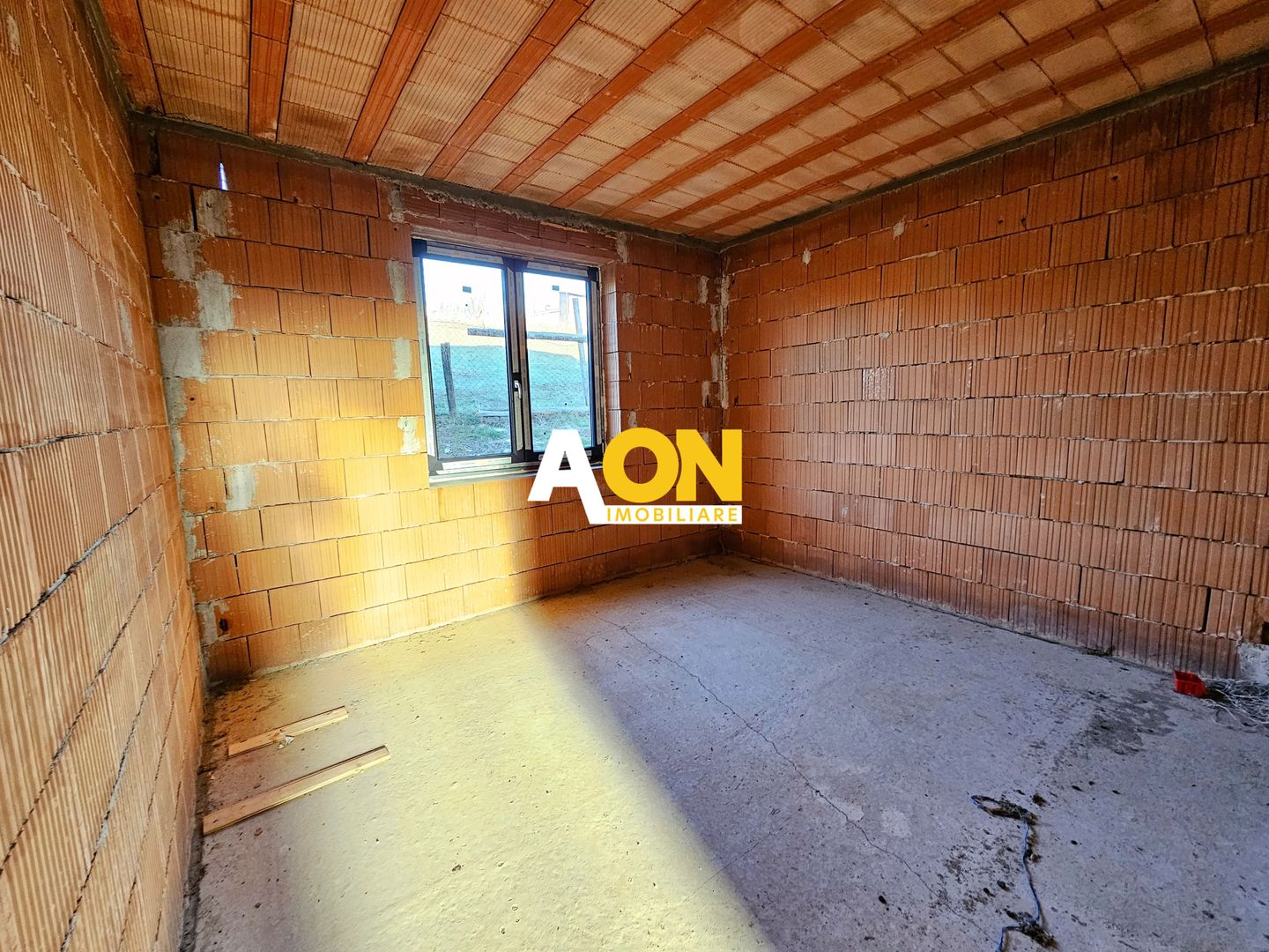 Casa la rosu, 5 camere, garaj, 479 mp teren, com. Ciugud - Poză 6