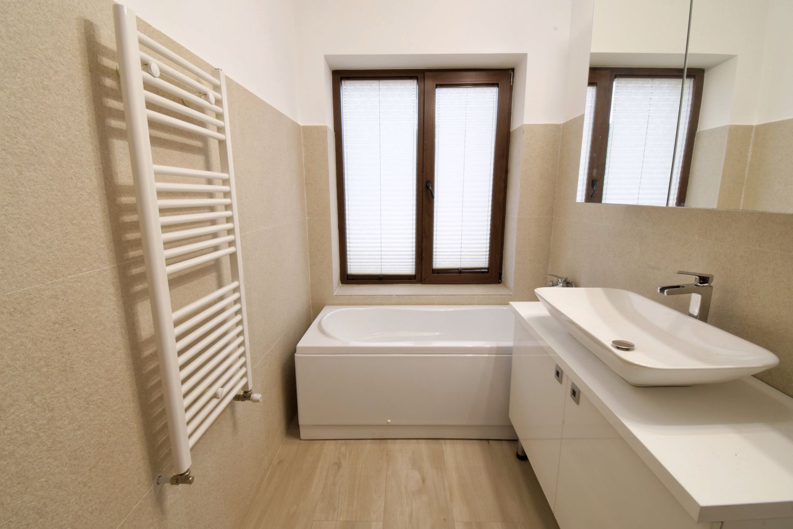Casa cu 5 camere de inchiriat, zona Becas - Poză 17