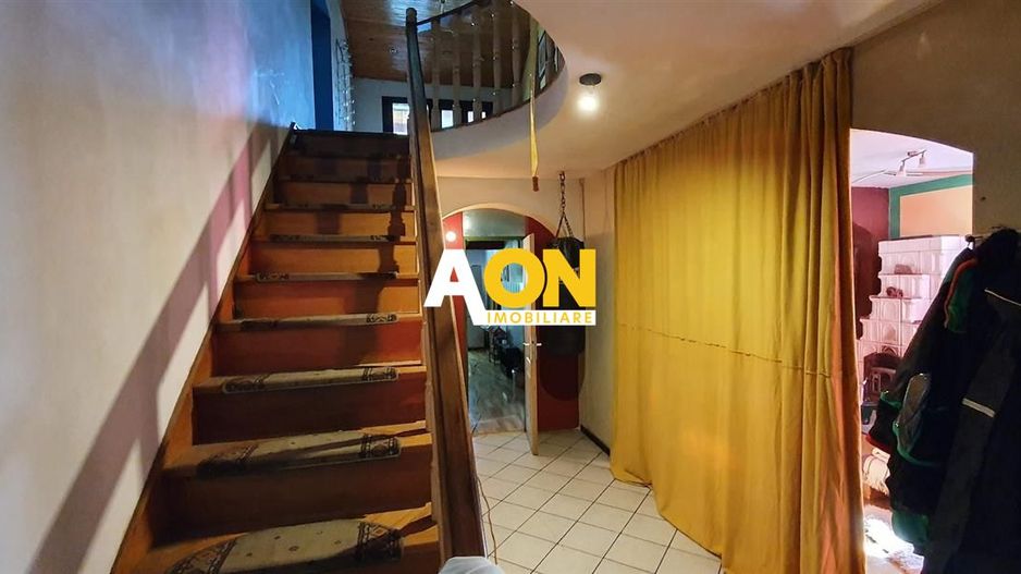 Casa cu 5 camere, 1500 mp teren, Centru. Pretabila pentru muncitori - Poză 4