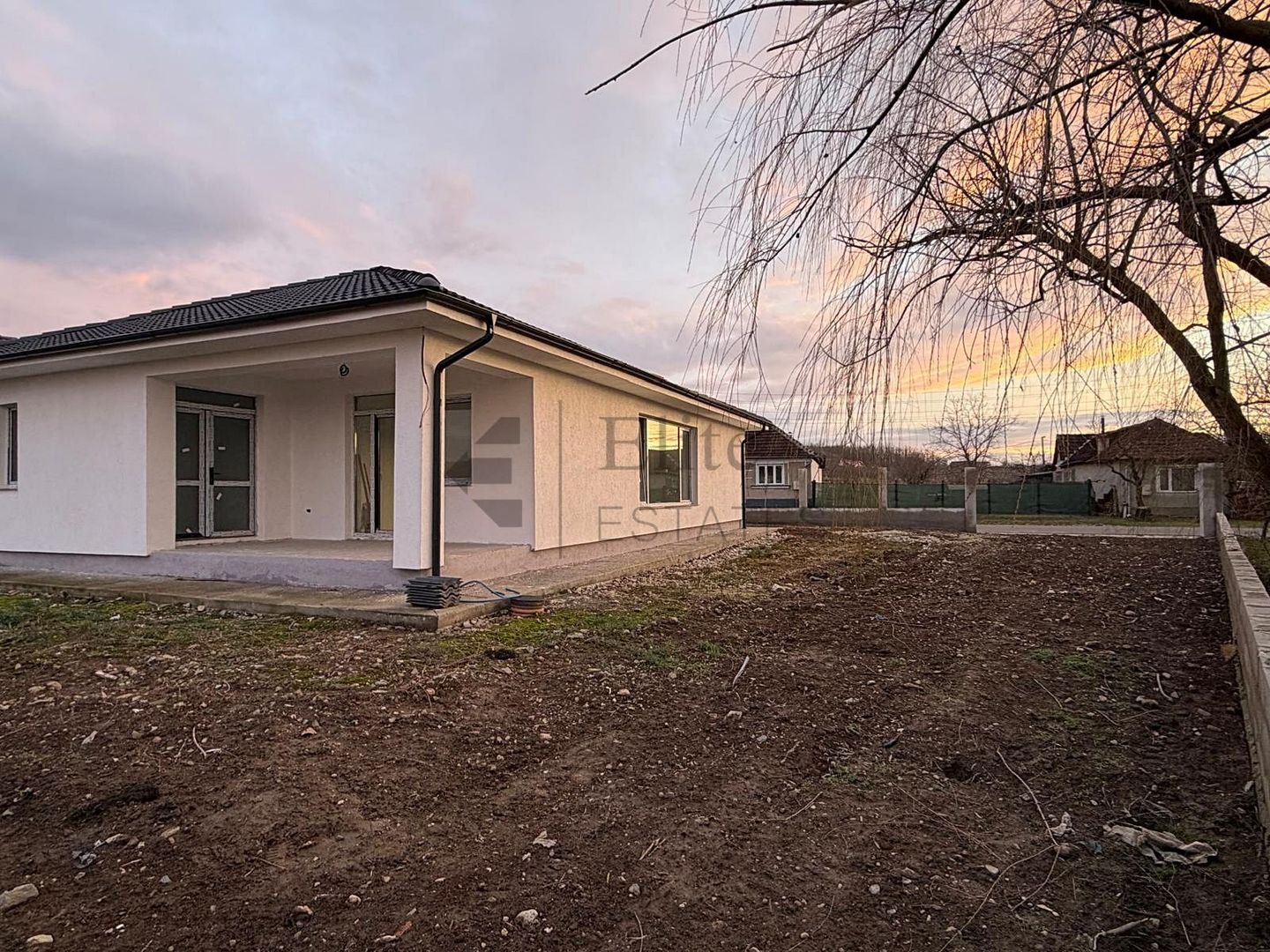 Casa noua cu 4 camere la 6 km de Oradea - Poză 10