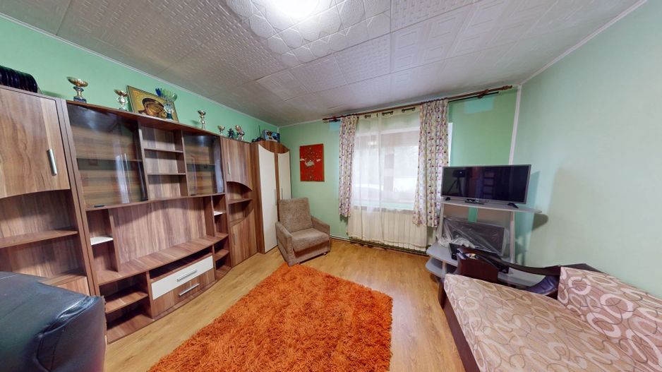 Casă de vânzare în Sânpetru Vechi - singur în curte, garaj, foișor - Poză 2