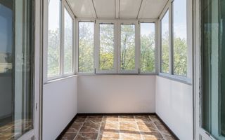 Vanzare - 2 camere  decomandate cu balcon - 46,4mp - Vedere Libera Parc Glinka - Poză 2