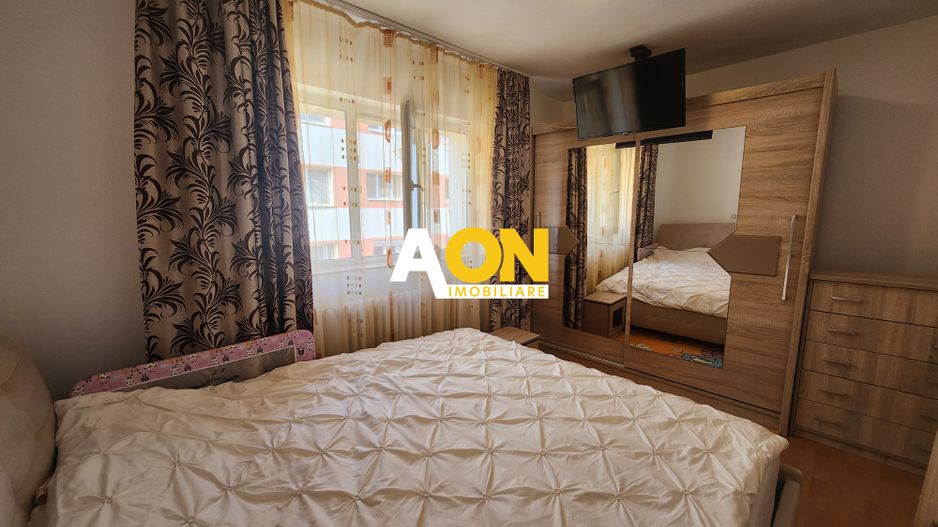 De vanzare apartament 3 camere, etaj intermediar, Cetate - Poză 3