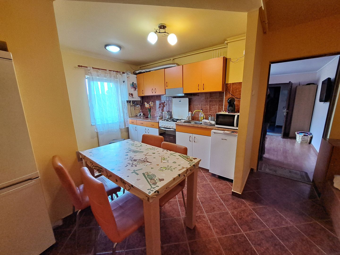 Apartament 3 camere zona centrala 66 m² - Poză 6