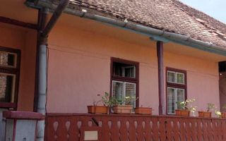 casa la tara in localitate la 30 kilometri de oras - Poză 5