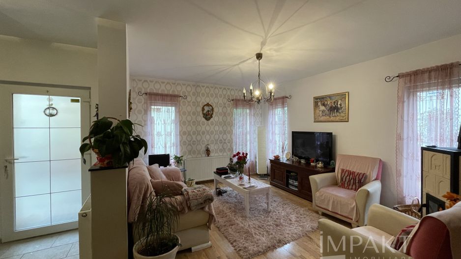 Duplex cochet P+E cu 4 camere aflat in Floresti (strada privata) - Poză 7