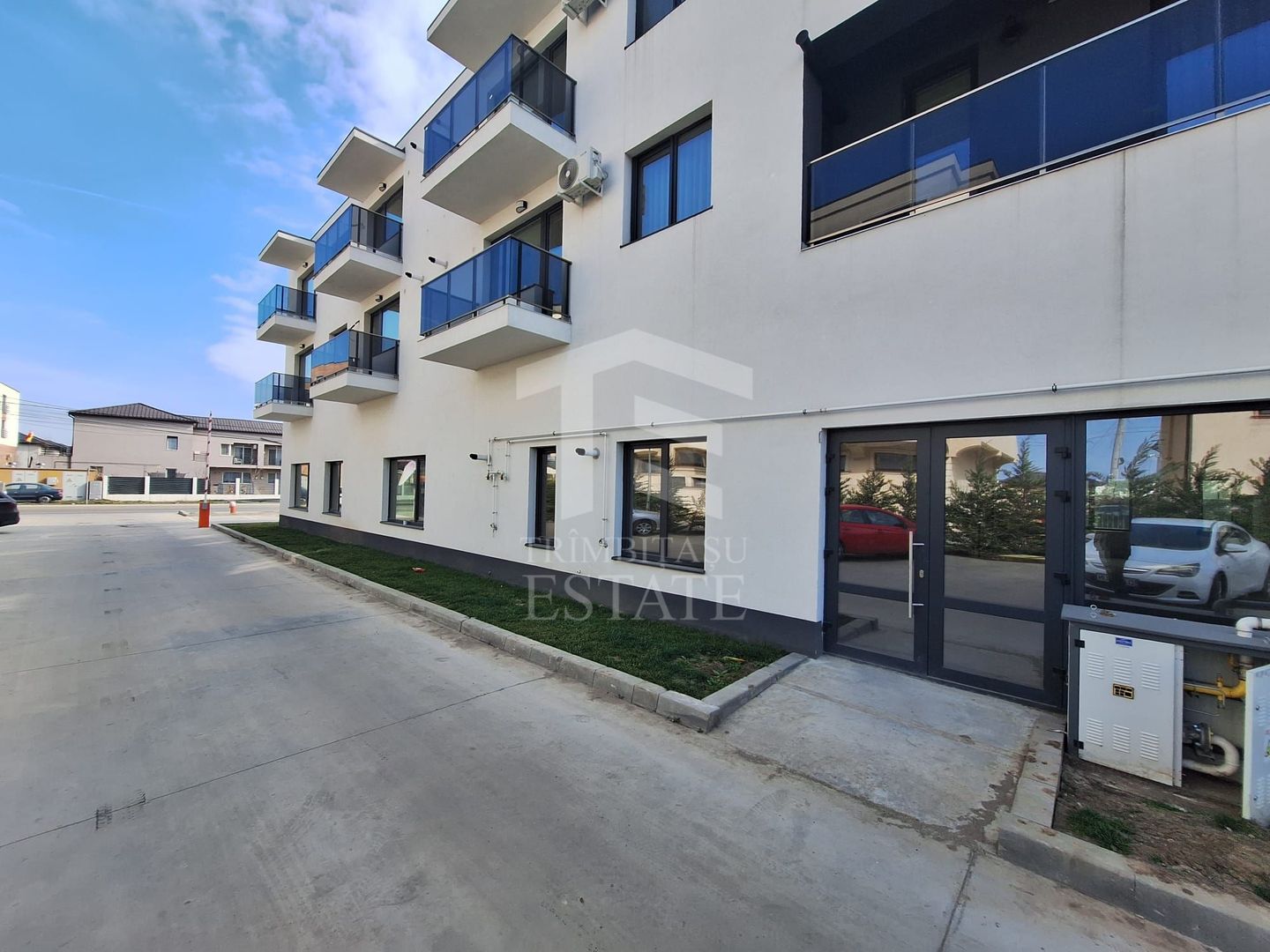 Spatiu Comercial Tunari Otopeni Bloc Nou - Stradal - 275 mp - parcari - Poză 2