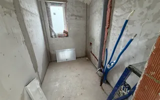 Terasa 40 mp. Zona Buziasului. Luminos. - Poză 11