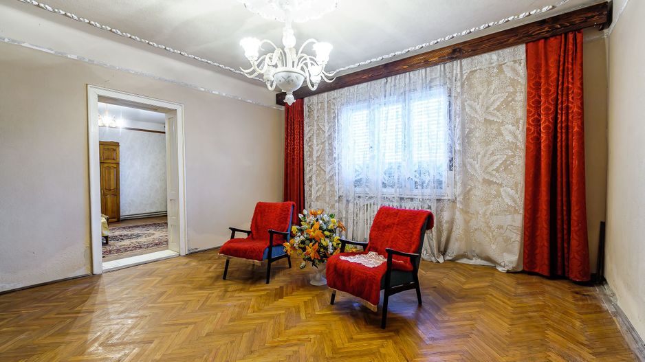 Casă frumoasă la Săvârșin - Poză 1