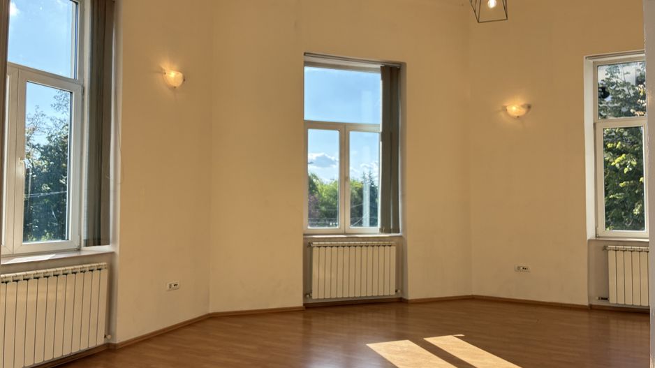 Apartamnet ultracentral de vanzare in Oradea - Poză 2