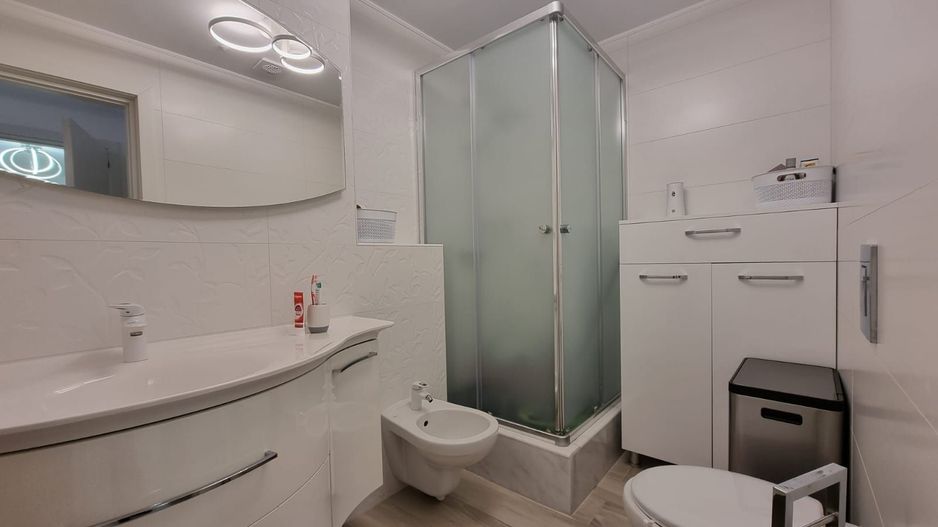 Apartament modern 3 camere  Marina Surf Rezidence vedere lac si mare - Poză 5