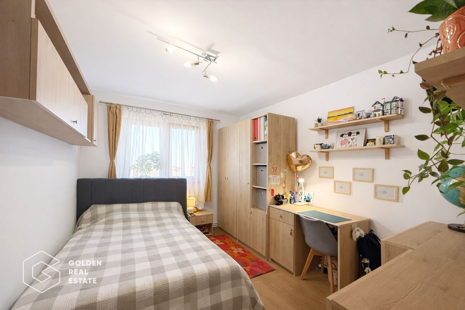 Apartament 5 camere decomandat, cu garaj si boxa, zona Vlaicu - Poză 8